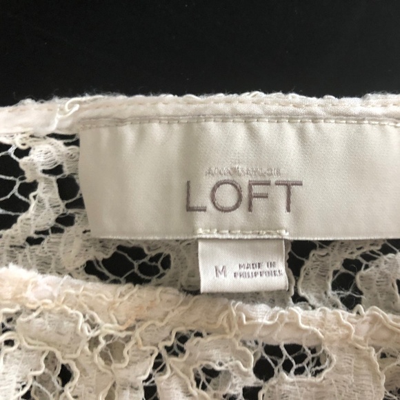Ann Taylor Loft Size Medium Top Blouse Cream Lace - Picture 2 of 8